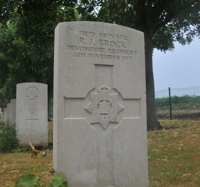 Reginald Brock grave Hooge Crater cemetery