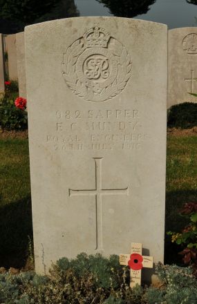 Ernest Mundy grave June 2019