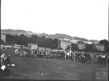 BIT29327 Cycle race on Bath Recreation Ground